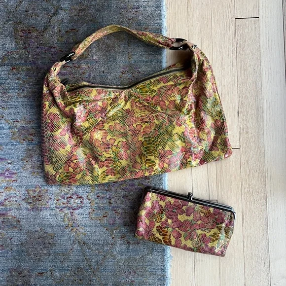HOBO International Paulette slouchy shoulder bag wallet set yellow floral snake - Picture 9 of 12